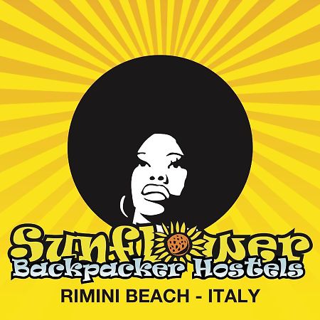 Sunflower Beach Backpacker Hostel & Bar ريميني المظهر الخارجي الصورة