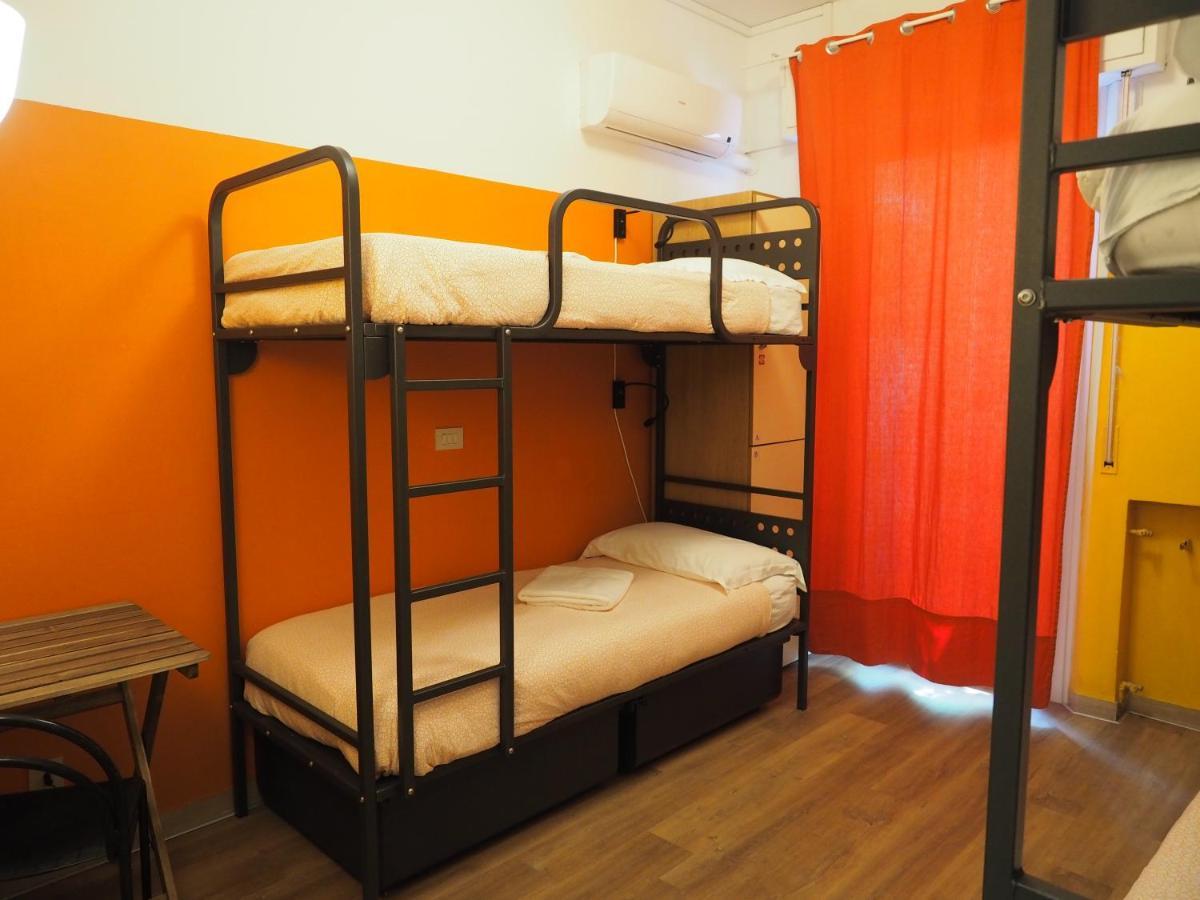 Sunflower Beach Backpacker Hostel & Bar ريميني المظهر الخارجي الصورة