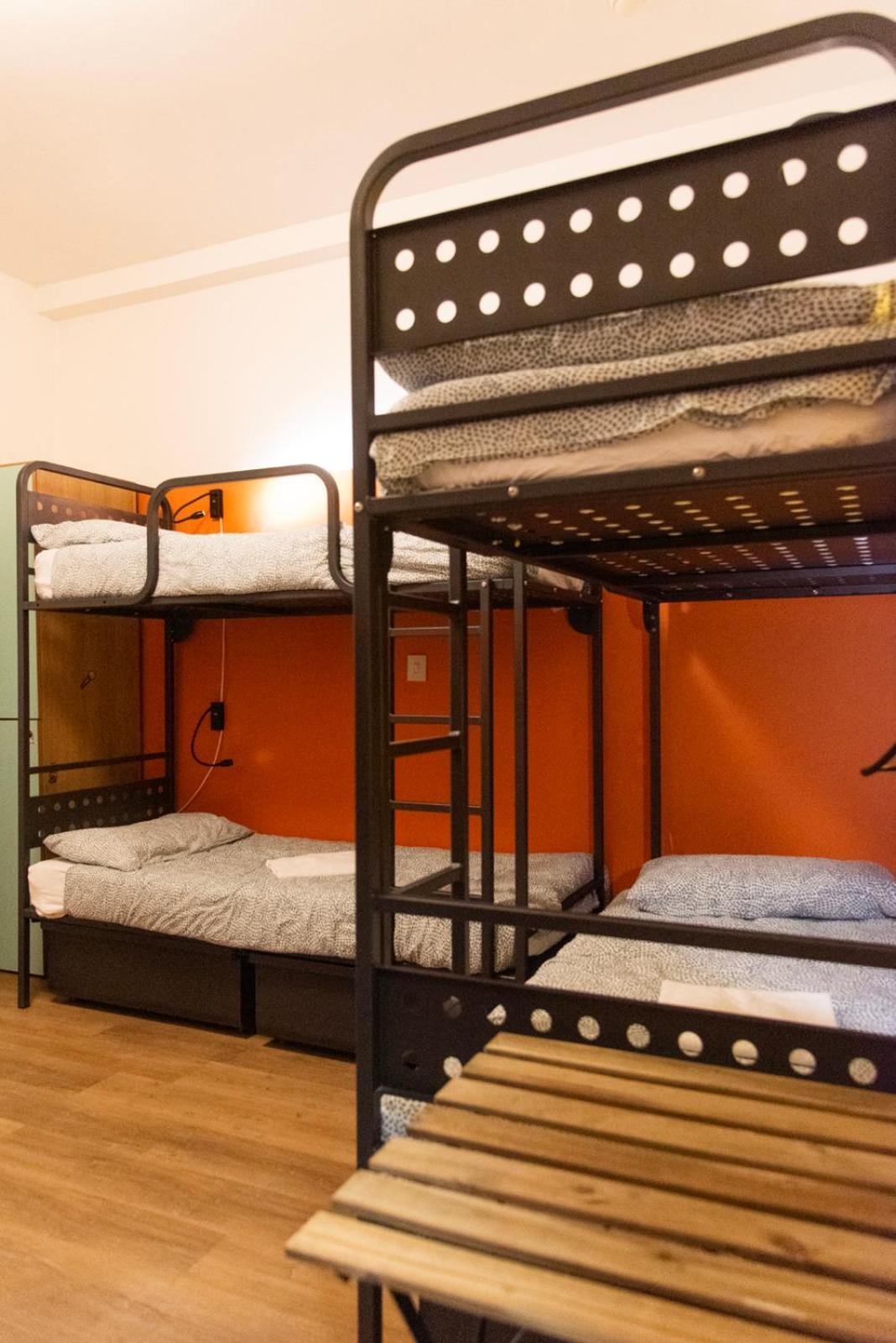 Sunflower Beach Backpacker Hostel & Bar ريميني المظهر الخارجي الصورة