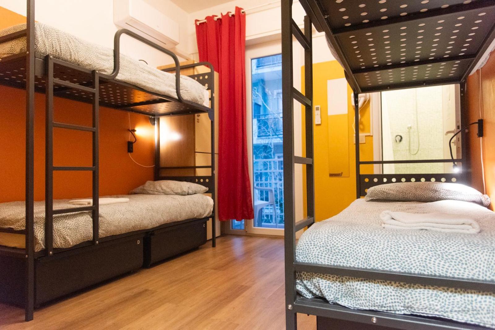 Sunflower Beach Backpacker Hostel & Bar ريميني المظهر الخارجي الصورة