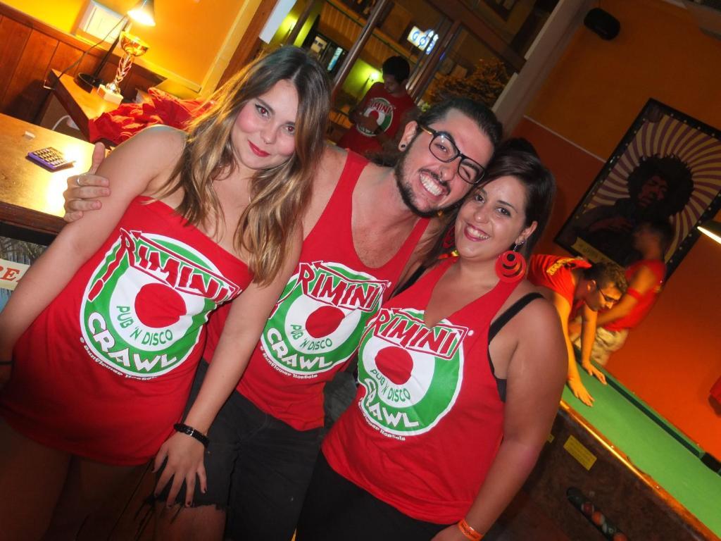 Sunflower Beach Backpacker Hostel & Bar ريميني المظهر الخارجي الصورة